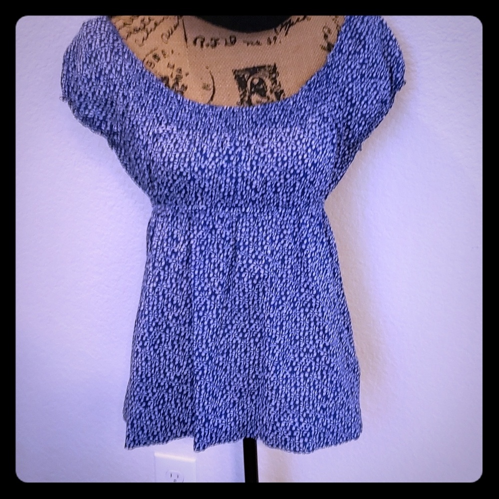 Blue Empire Waist Tee w Small White Floral Pattern